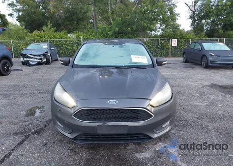2016 Ford Focus Se z USA, uszkodzony, nr VIN 1FADP3F21GL356625